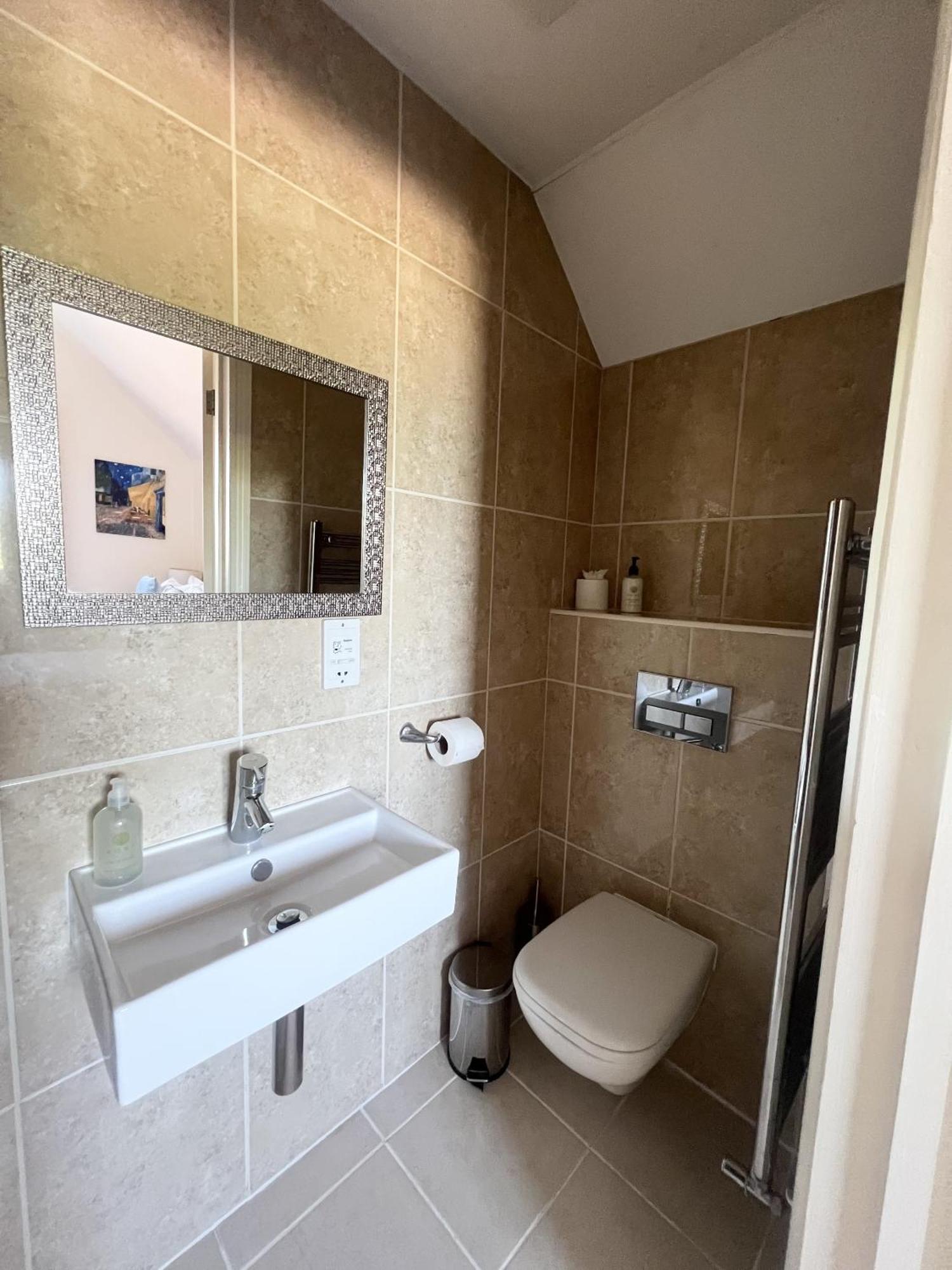 Deluxe Double Room with Shower