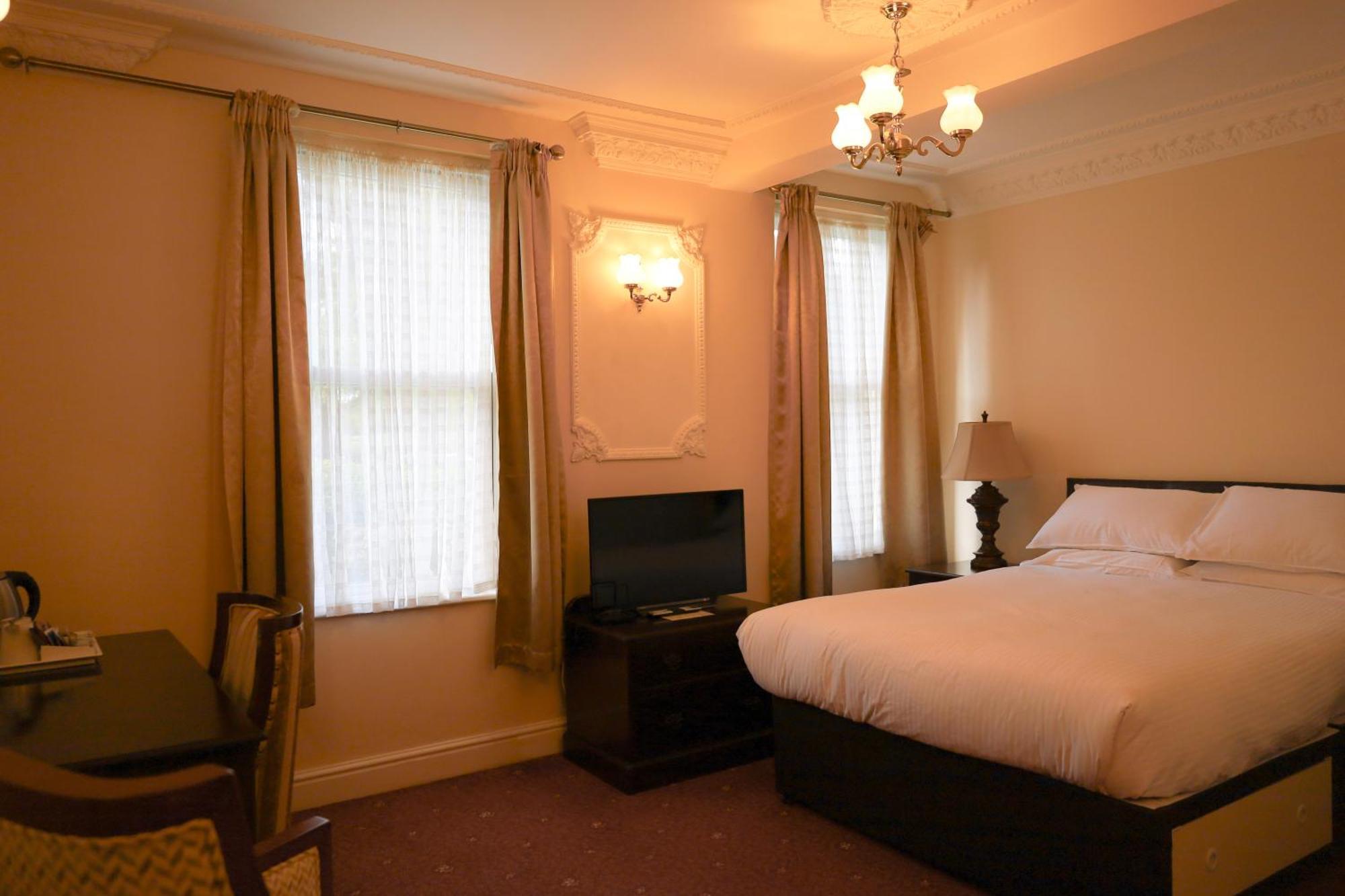 Deluxe Double Room,1399513778:JPEG
