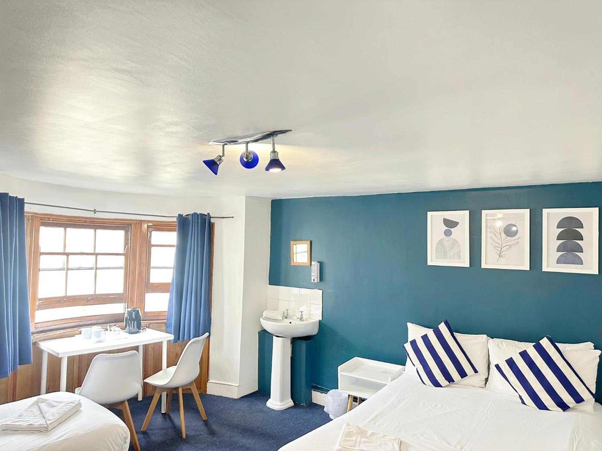 Triple Room,1685111891:JPEG