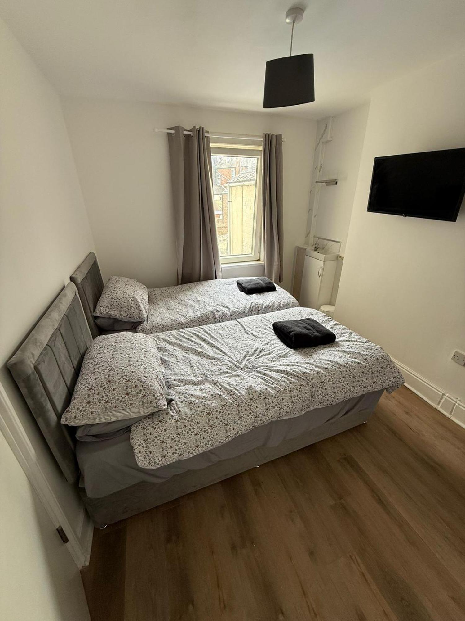 Double or Twin Room with Shared Bathroom,1691025512:JPEG