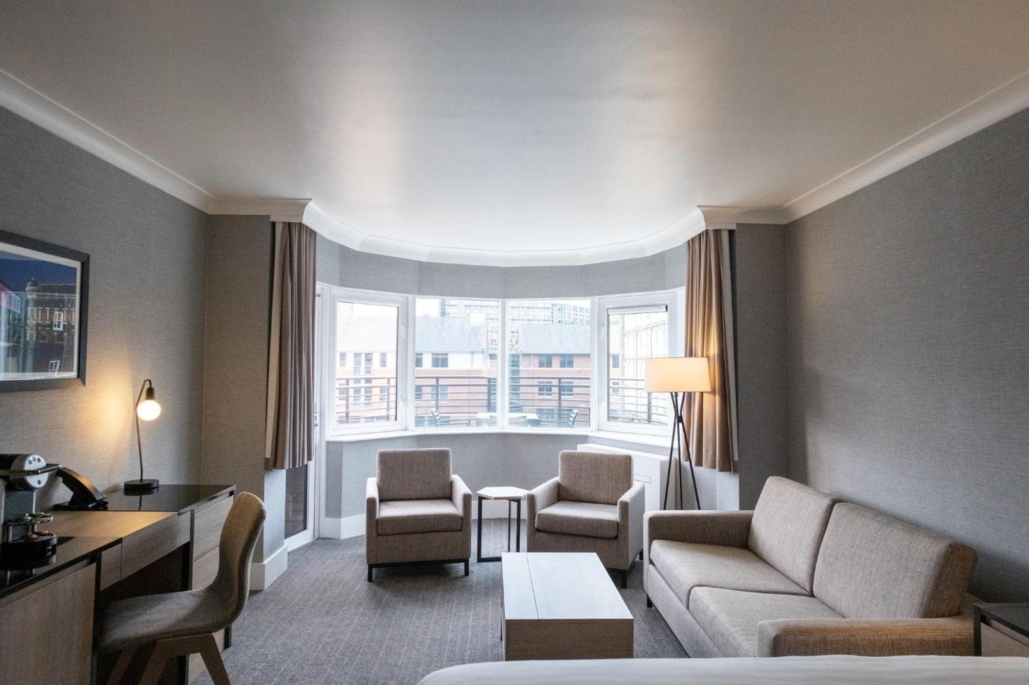 Junior Suite, 1 Super King Bed, Sofa Bed, Quay View,1716994006:JPEG