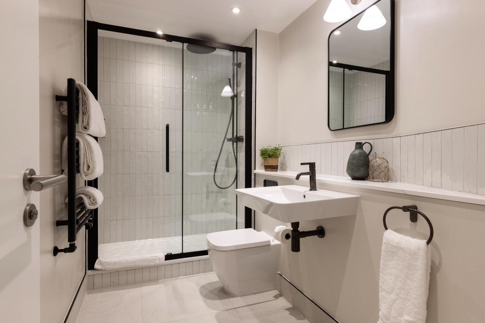 Premium One Bedroom Apartment,1722943526:JPEG