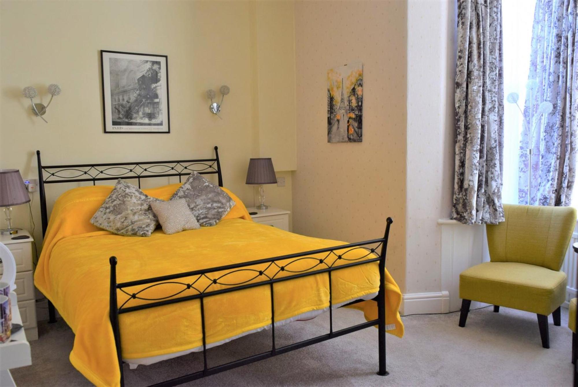 Small Double Room,1731423185:JPEG