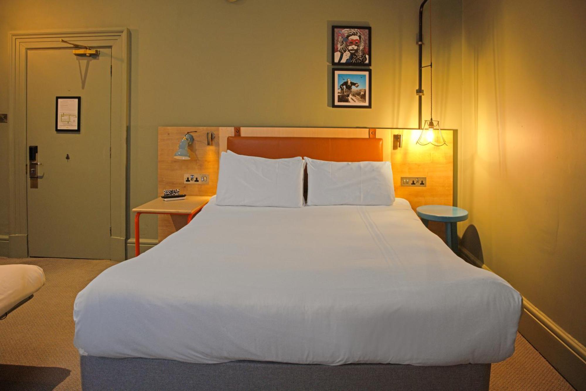 Double Room,1742601305:JPEG