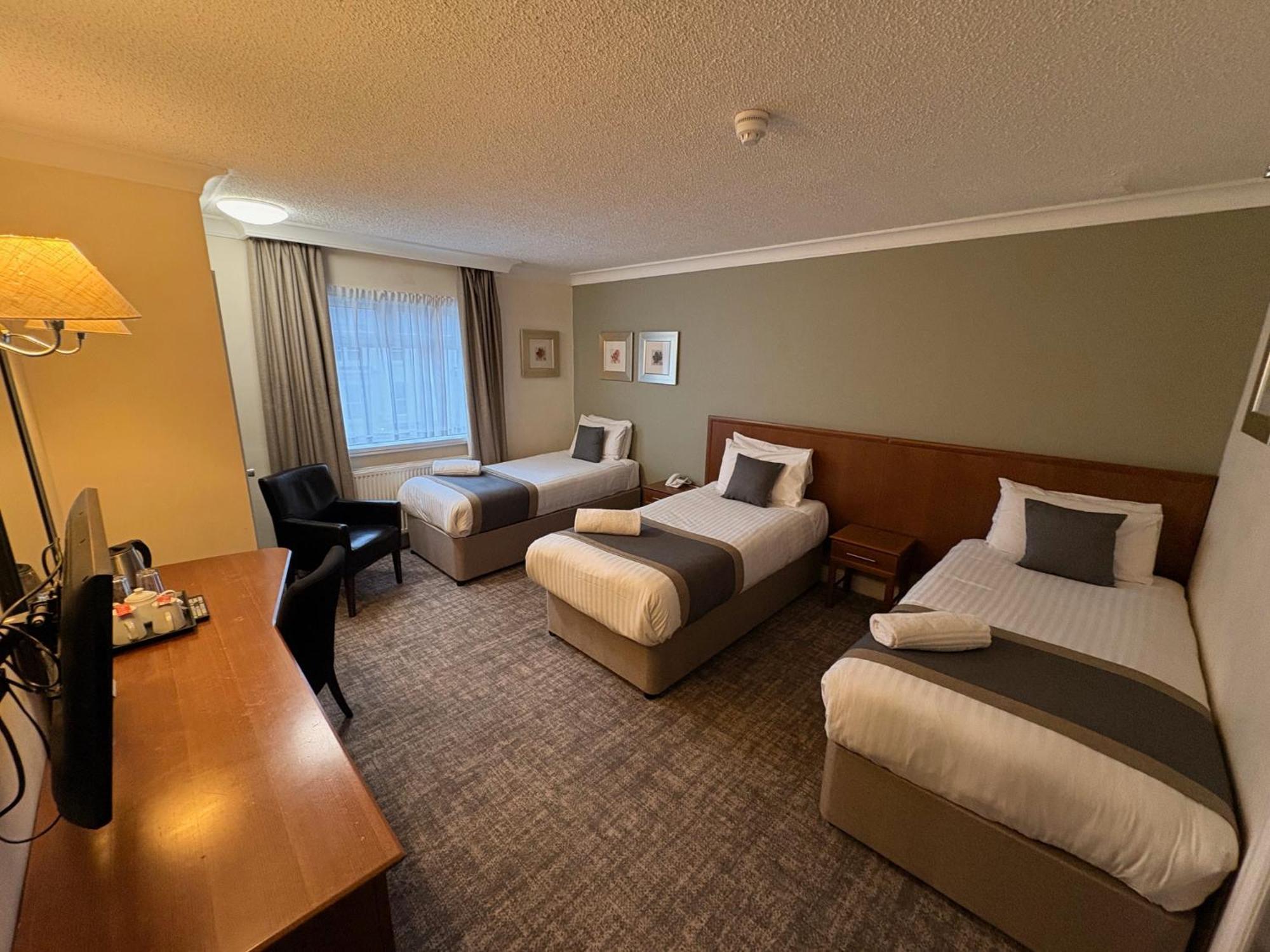 Triple Room,1742615326:JPEG