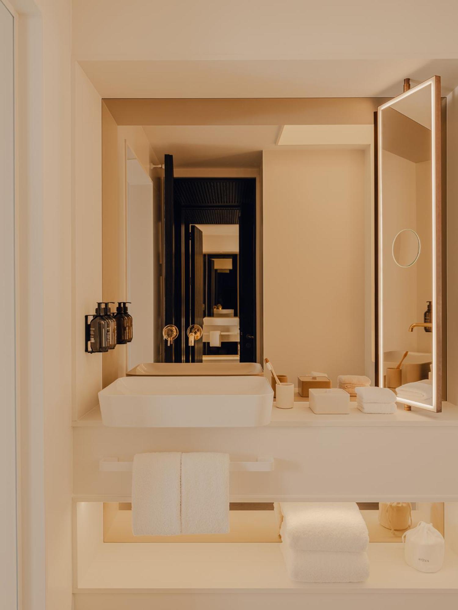 Executive Room,1743060903:JPEG