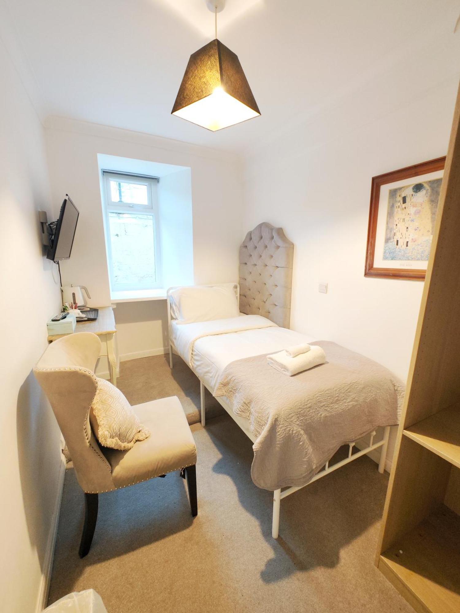 Single Room with Private External Bathroom,463671360:JPEG