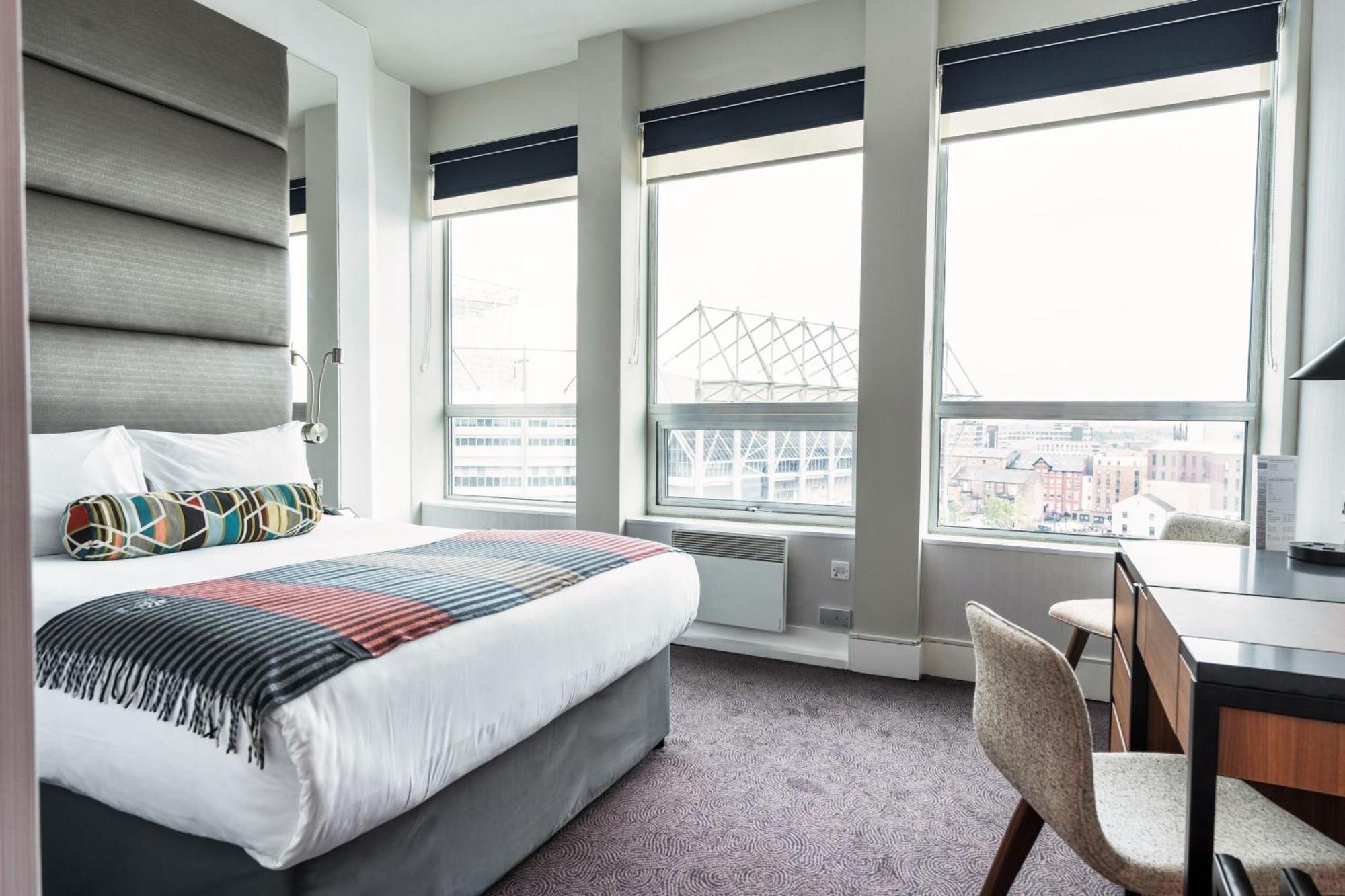 Standard Room 1 King Bed Stadium View,1774470333:JPEG