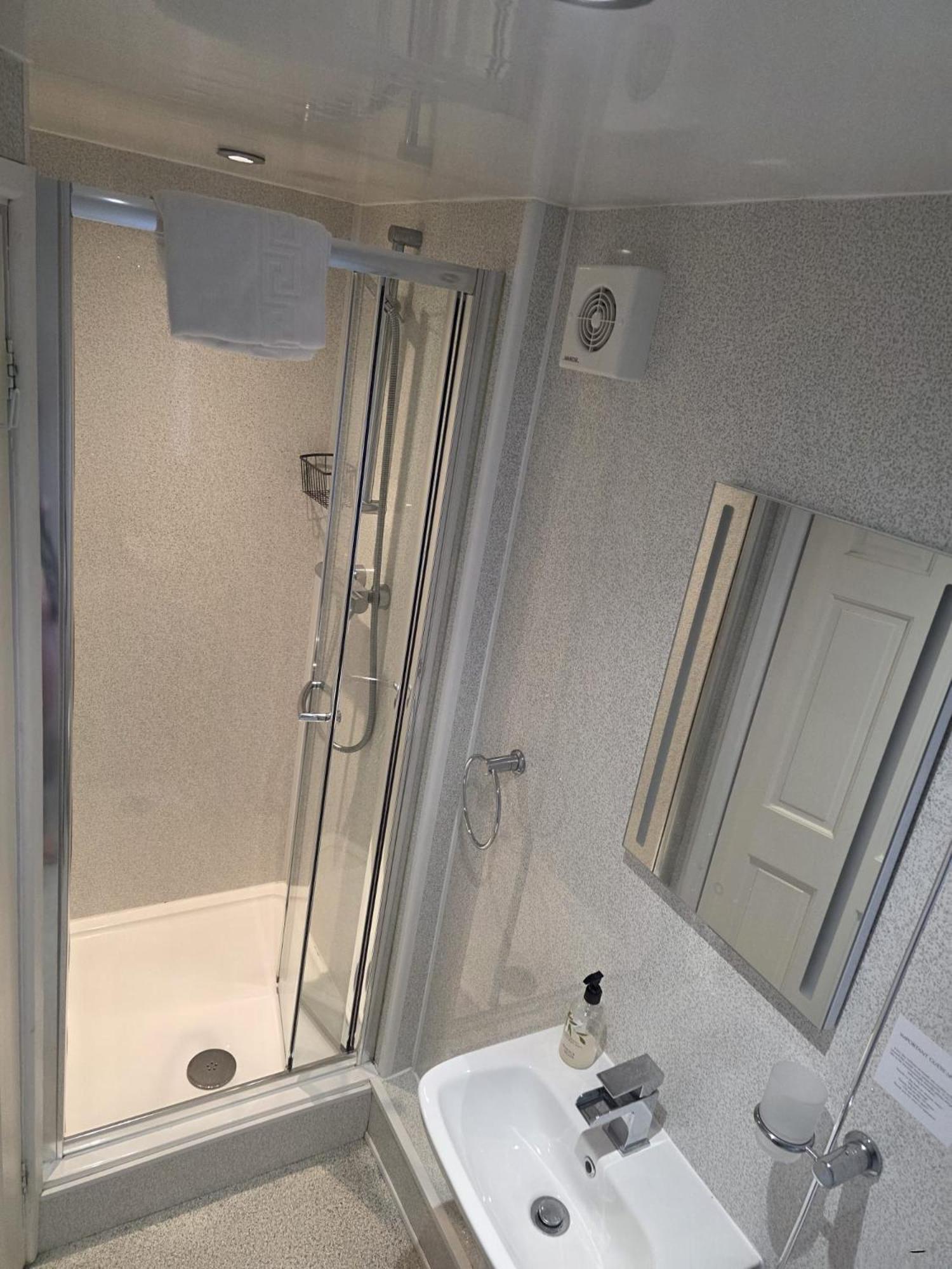 Single Room,1746887265:JPEG