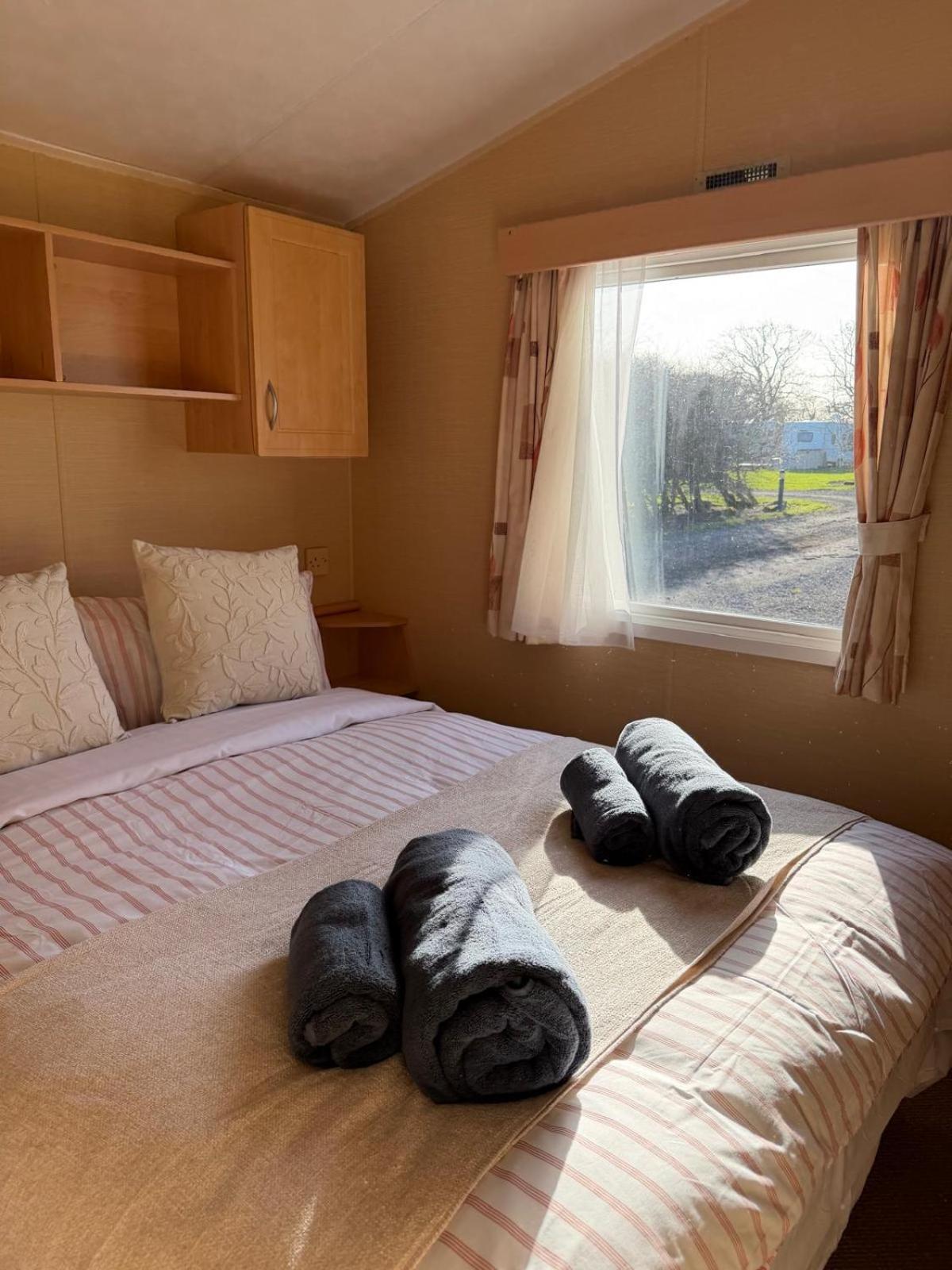 Family Two-Bedroom Apartment with View,1756575087:JPEG