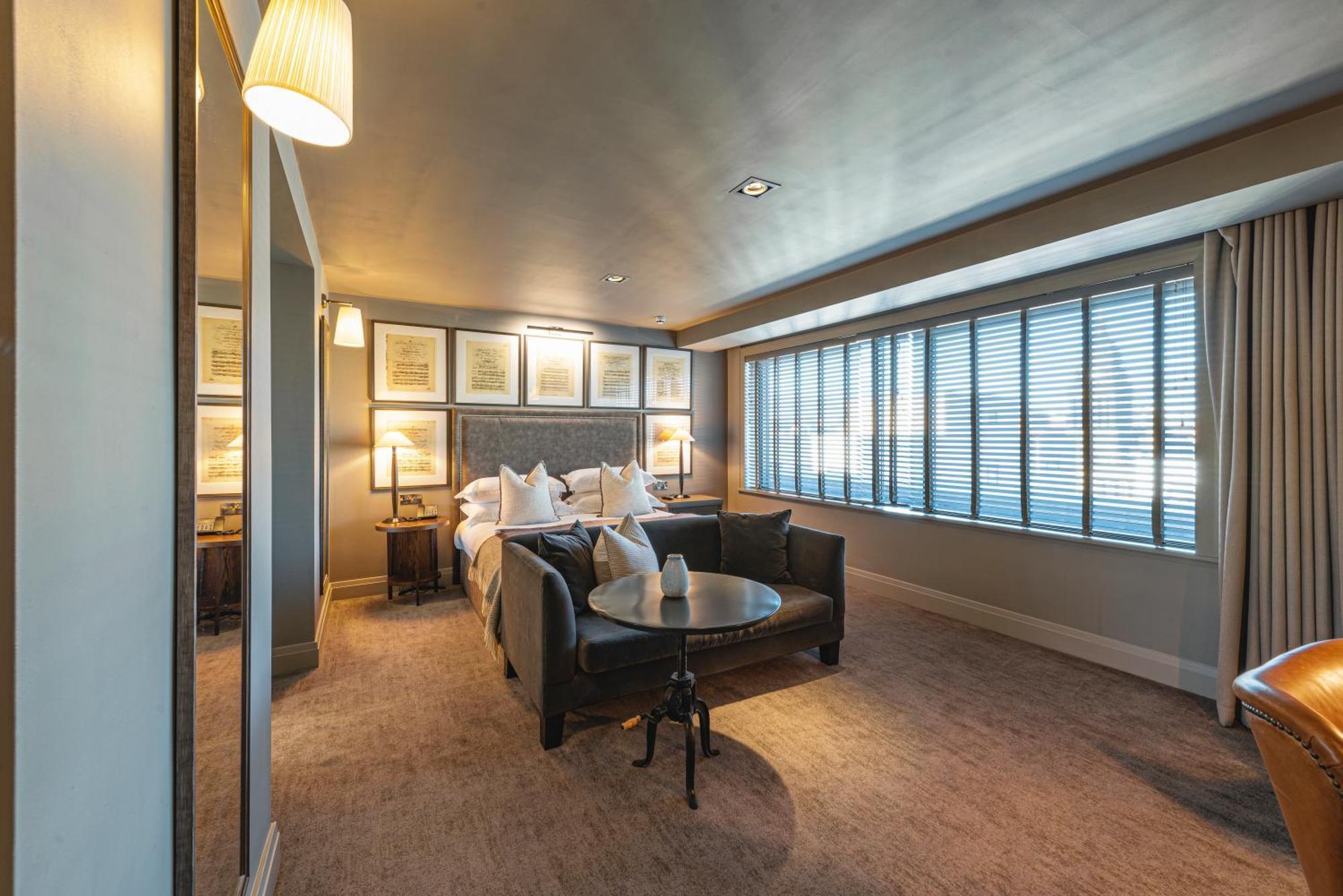 Deluxe Suite,1756595521:JPEG