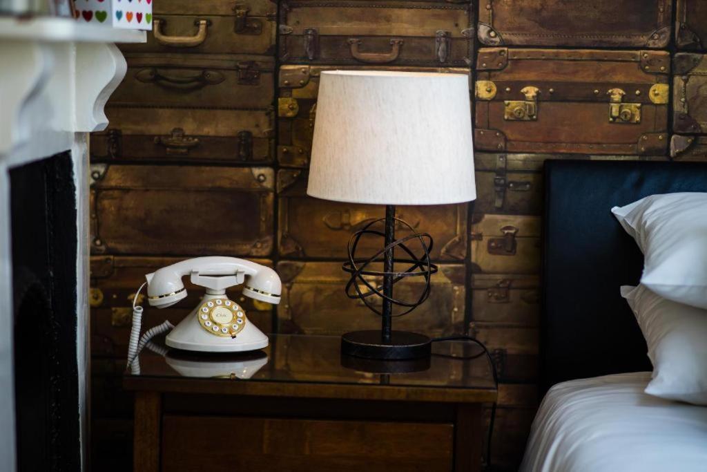 Double Room,1758342449:JPEG