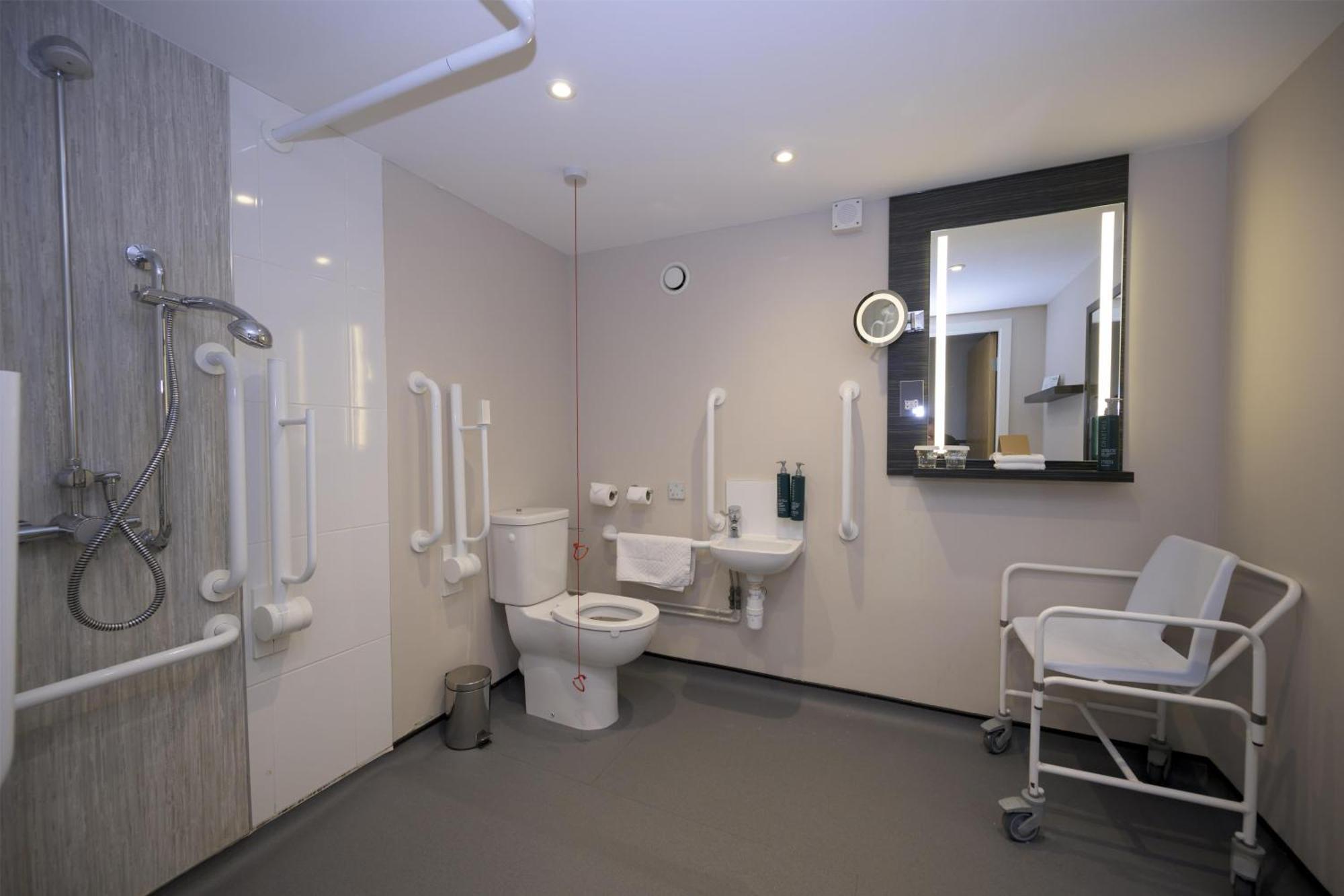 Queen Room - Mobility Access