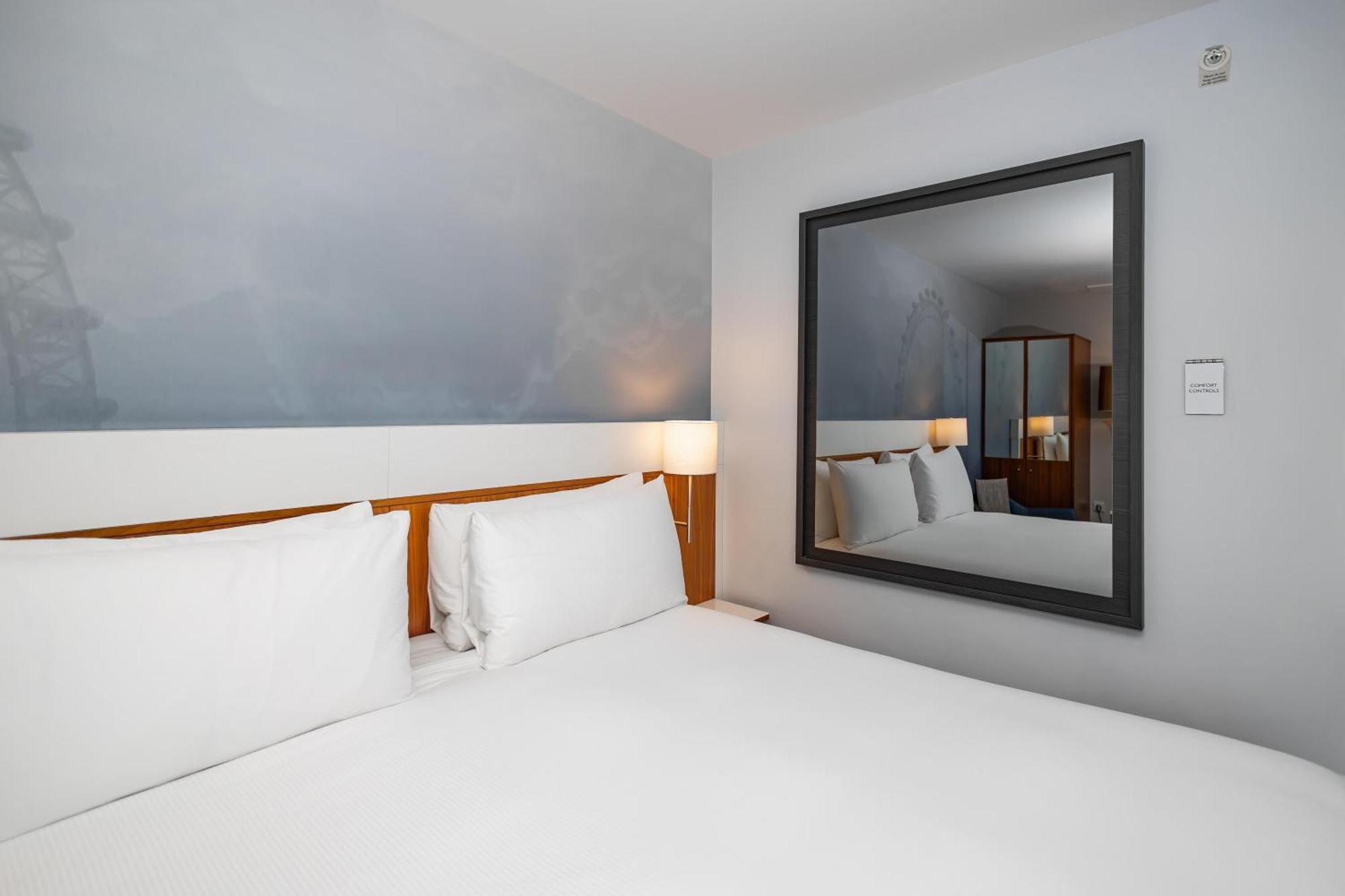 Deluxe Queen Room,1765849003:JPEG
