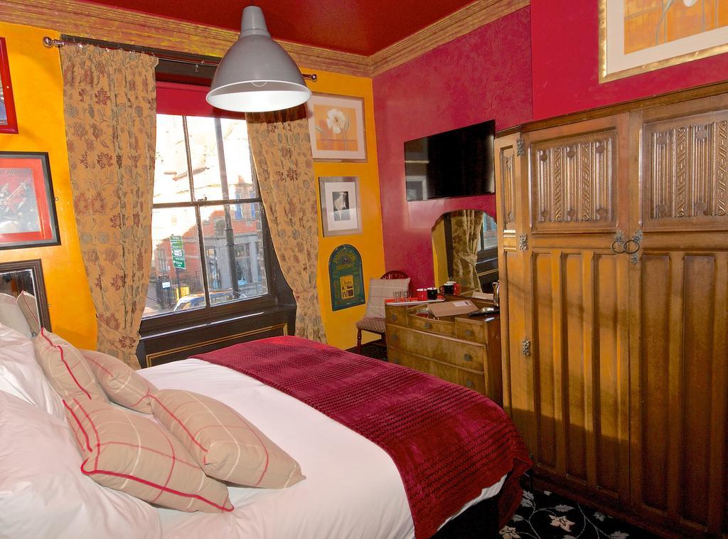 Happy,1646921795:JPEG