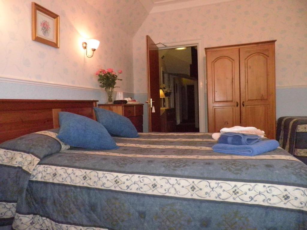 Family Room,33497785:JPEG