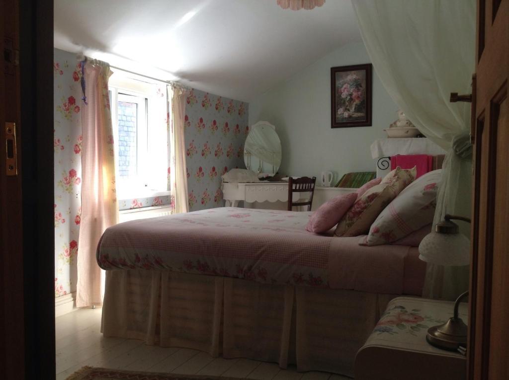 Double Room with Shared Bathroom