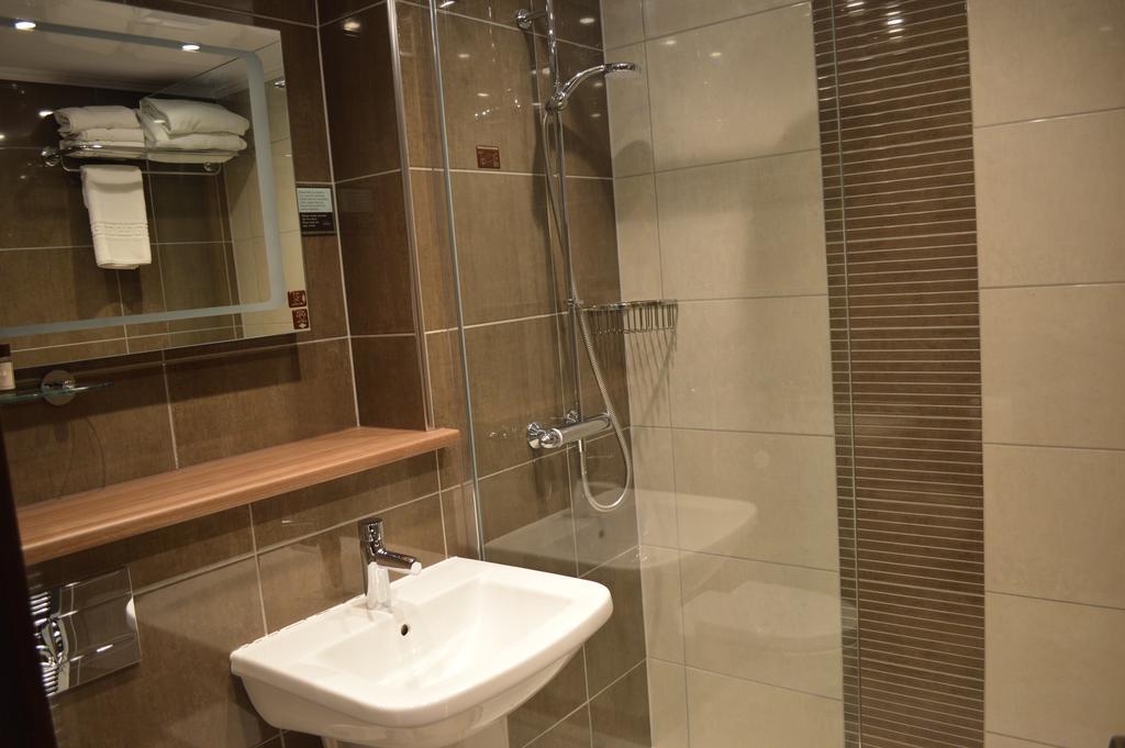 Loch View Twin Room
