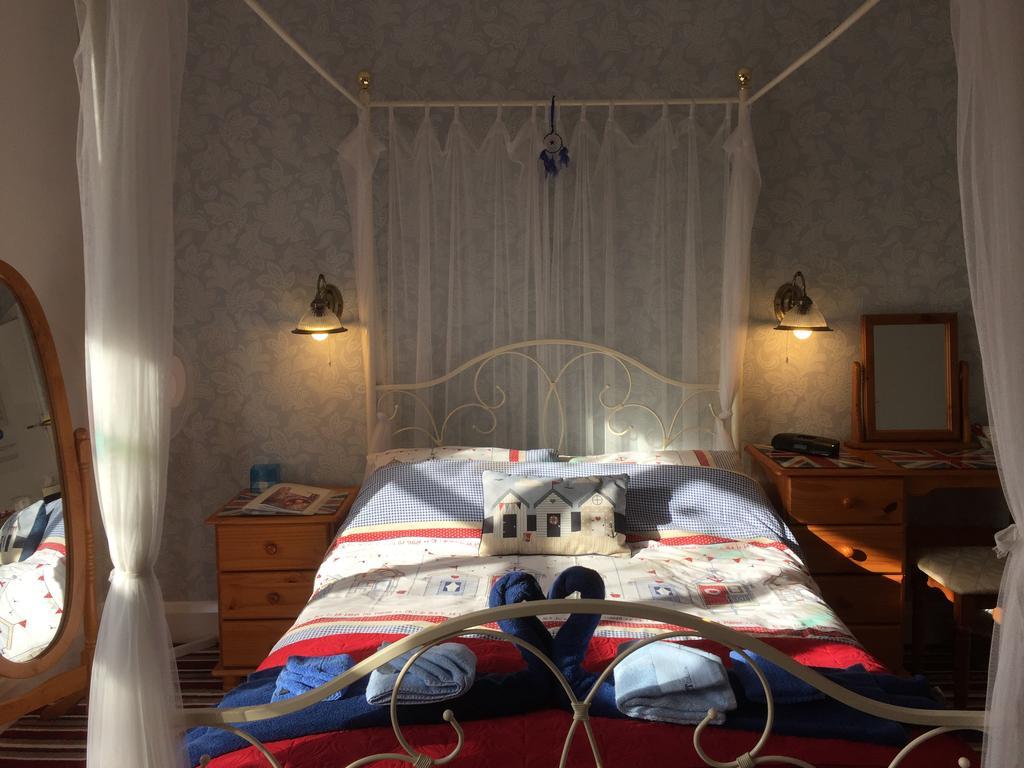 Double Room Four Poster Bed Room 2 on 1st Floor,402138549:JPEG