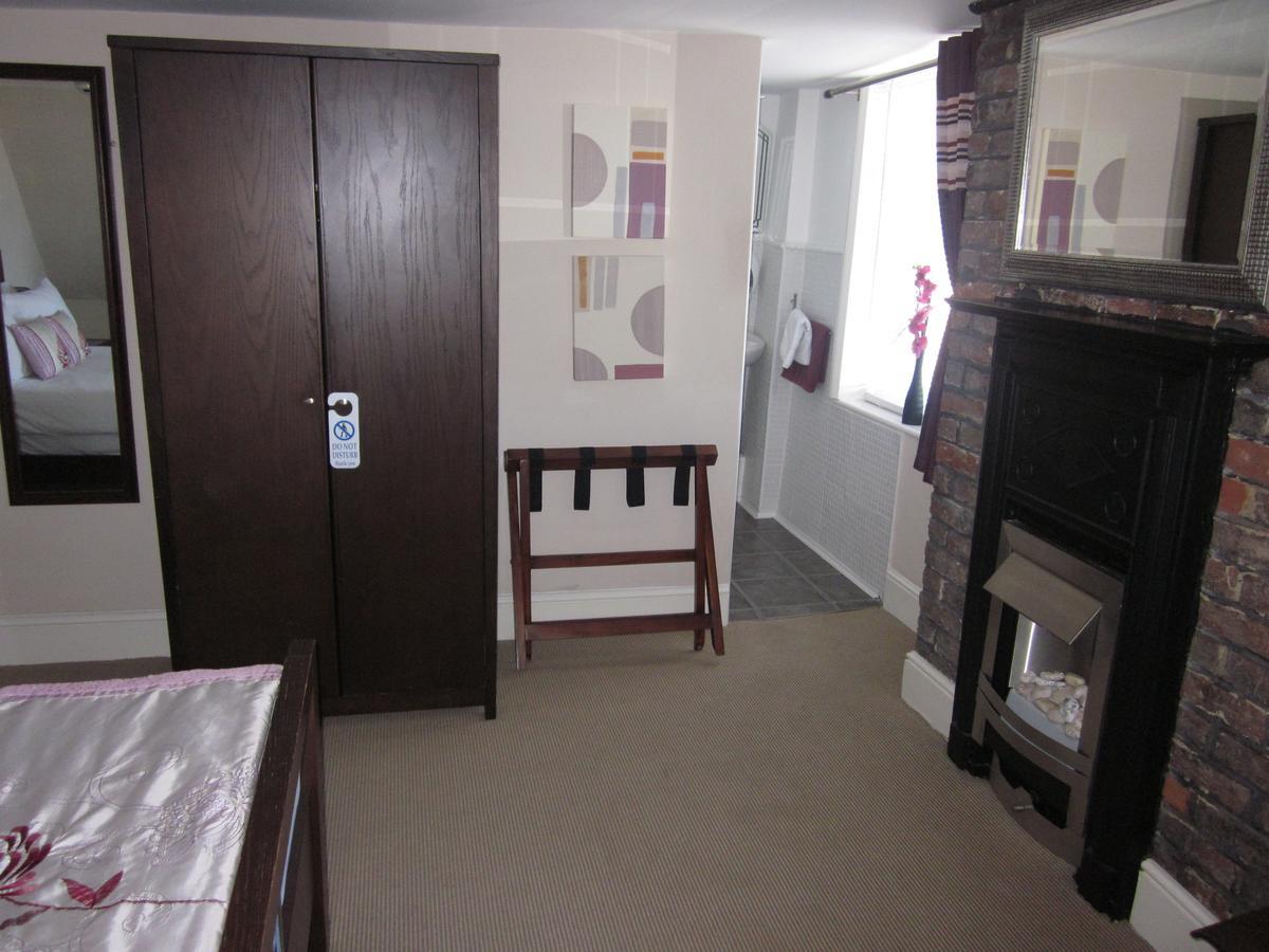 Double Room Private Bathroom