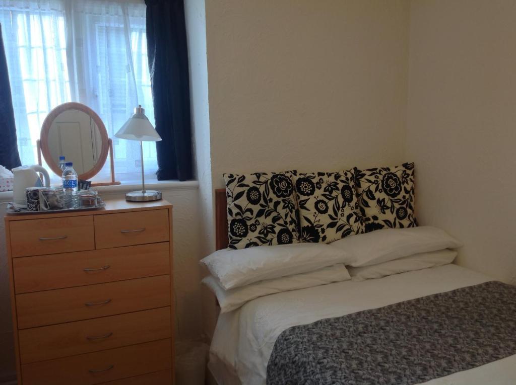 Small Double Room,51238705:JPEG