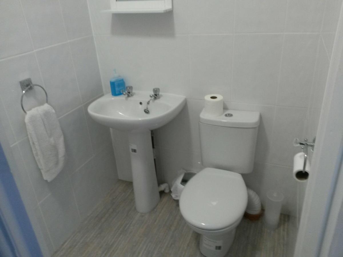 Standard Twin Room with with En-Suite Shower,507110871:JPEG