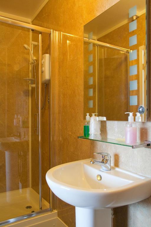 Superior Double Room with Sea View and Bay Window,79781142:JPEG