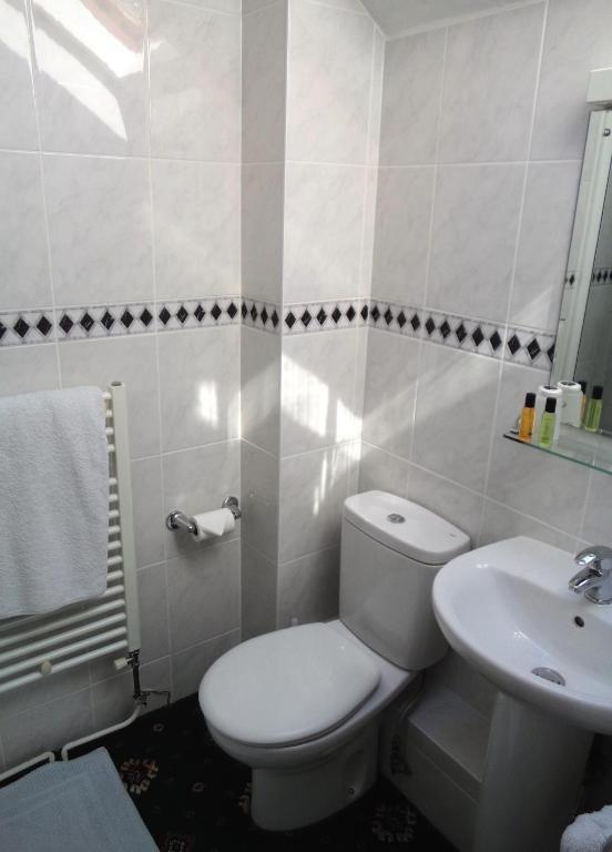 Triple Room,1697911916:JPEG