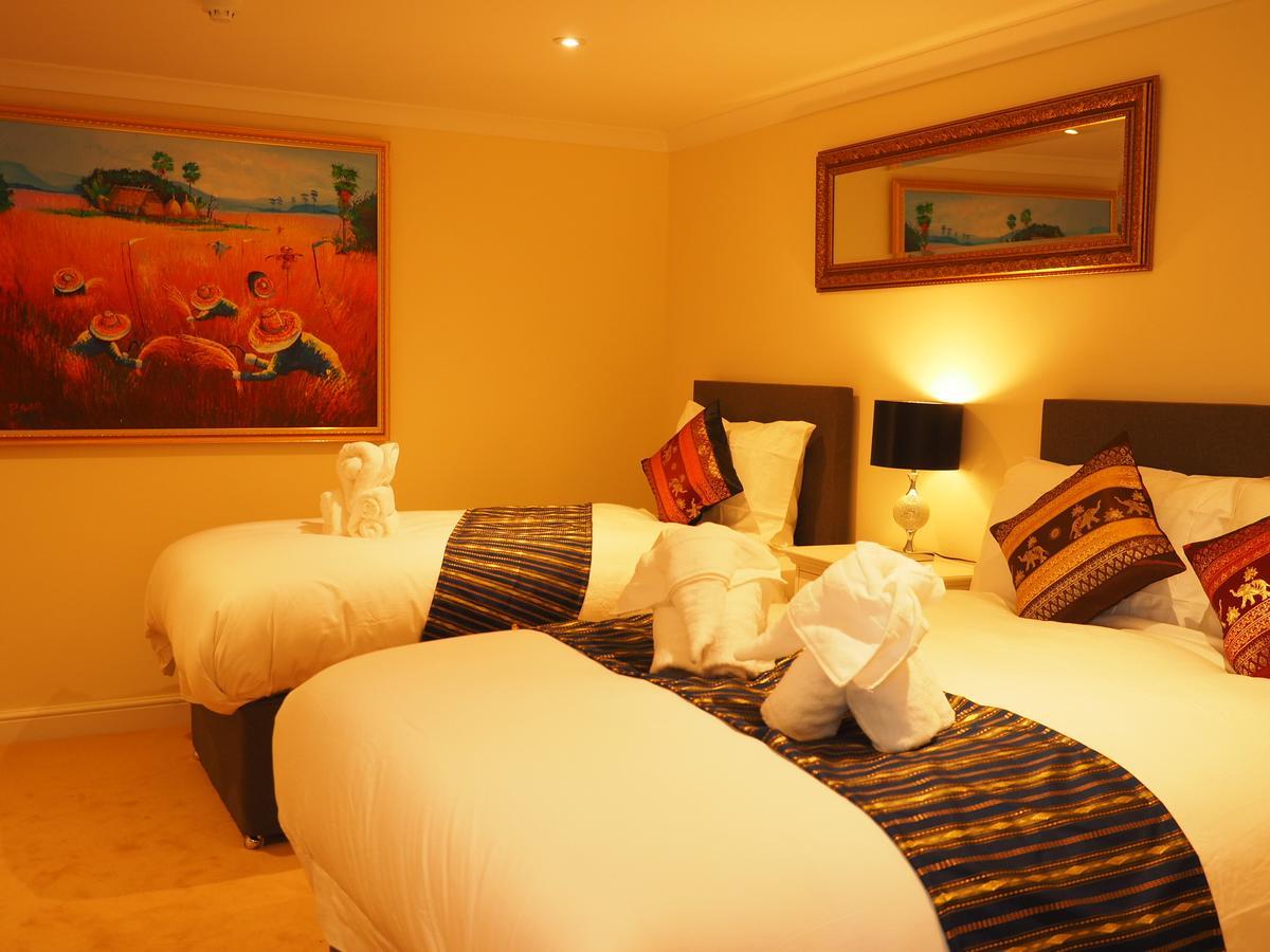 Deluxe Family Room