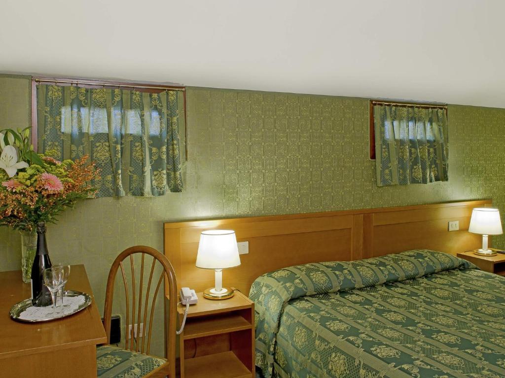 Bateman/Sitwell Suite,63077740:JPEG