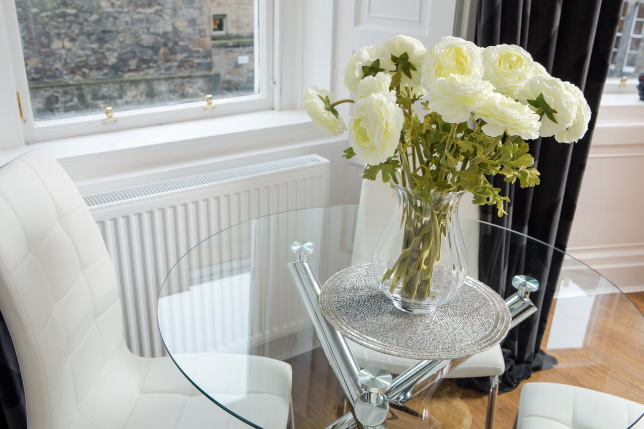 Luxury Two-Bedroom Apartment,633325566:JPEG