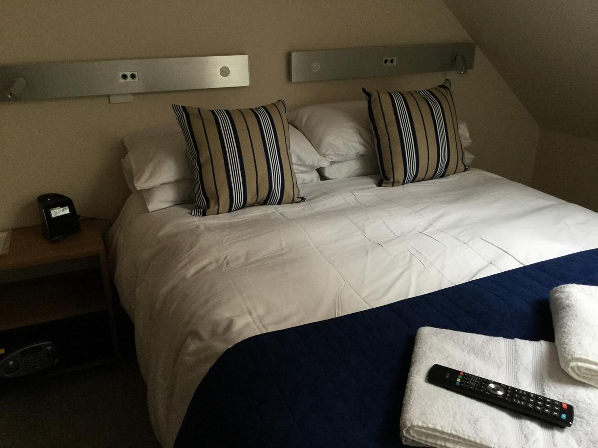 One-Bedroom Apartment,646373493:JPEG