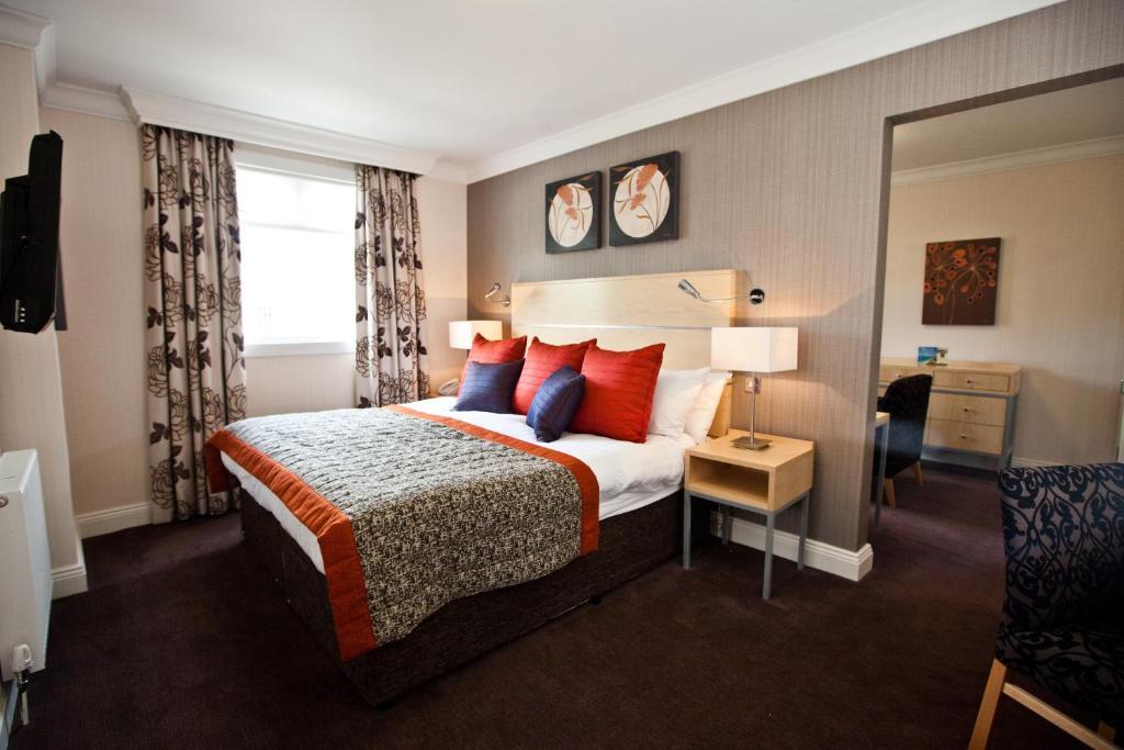 Suite,1040628931:JPEG