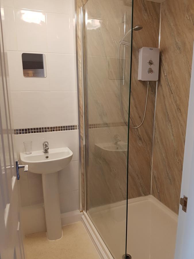 Double Room Private Bathroom,657465018:JPEG