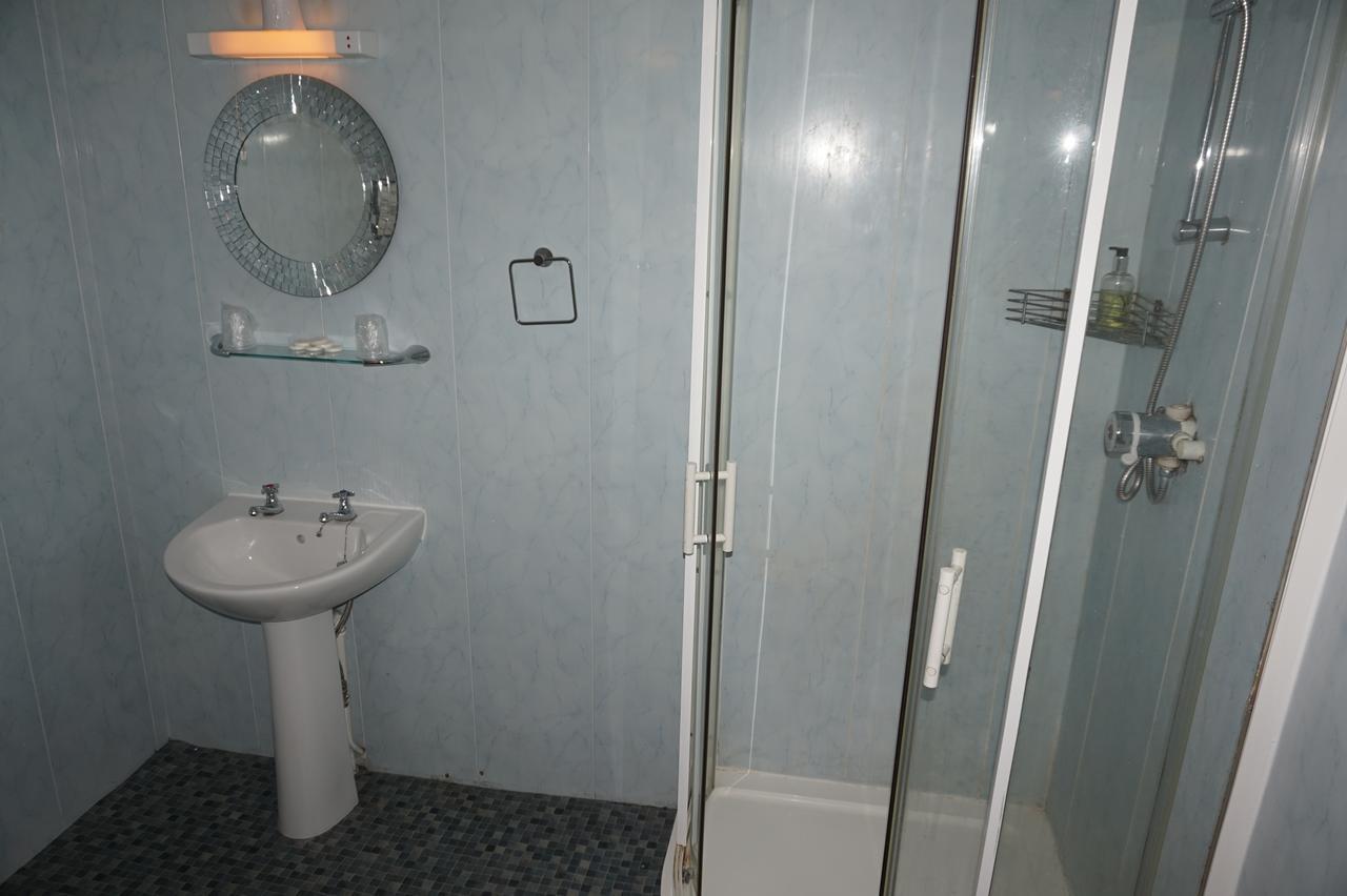 Basic Triple Room,657690069:JPEG