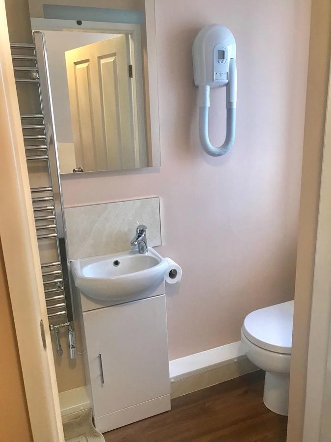 Standard Single Room with Shower,664701726:JPEG