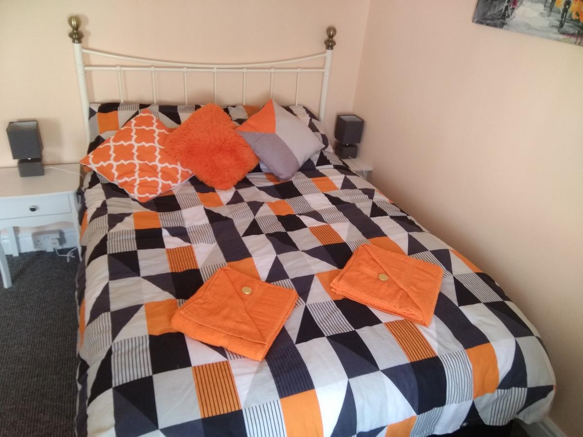 Family Room with En Suite (2 Adults + 2 Children)