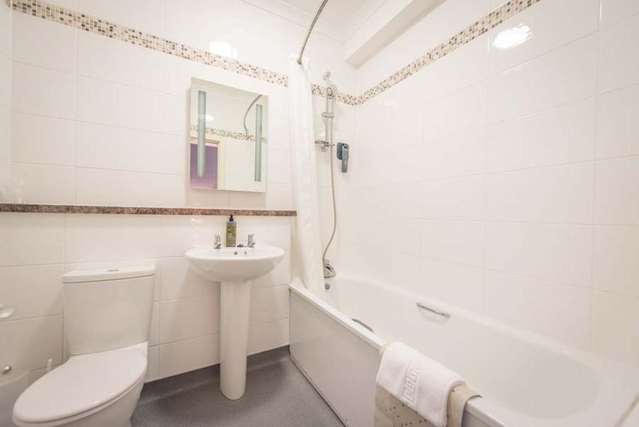 Triple Room,1216643845:JPEG