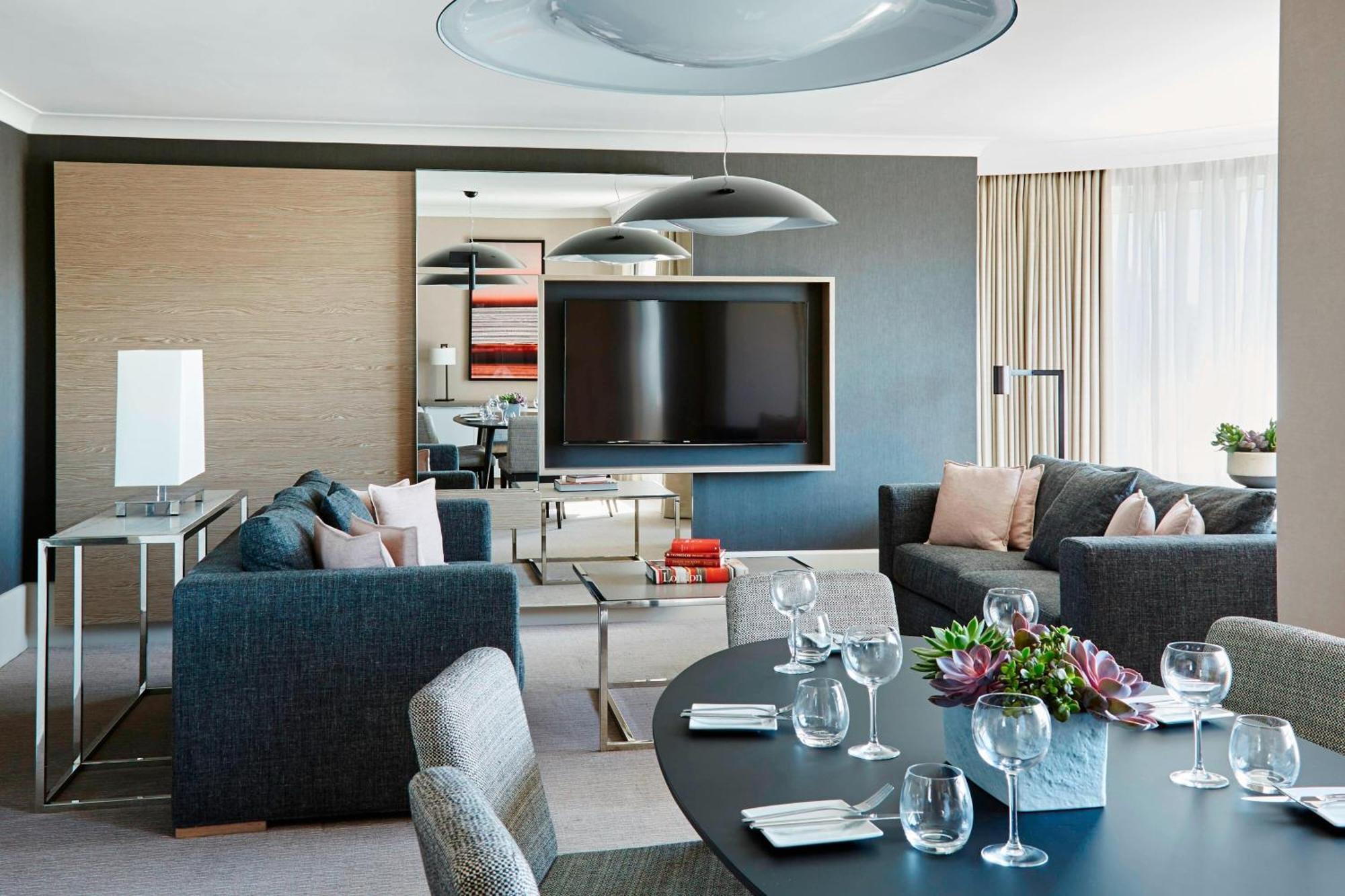 One-Bedroom Presidential Apartment with Kitchen