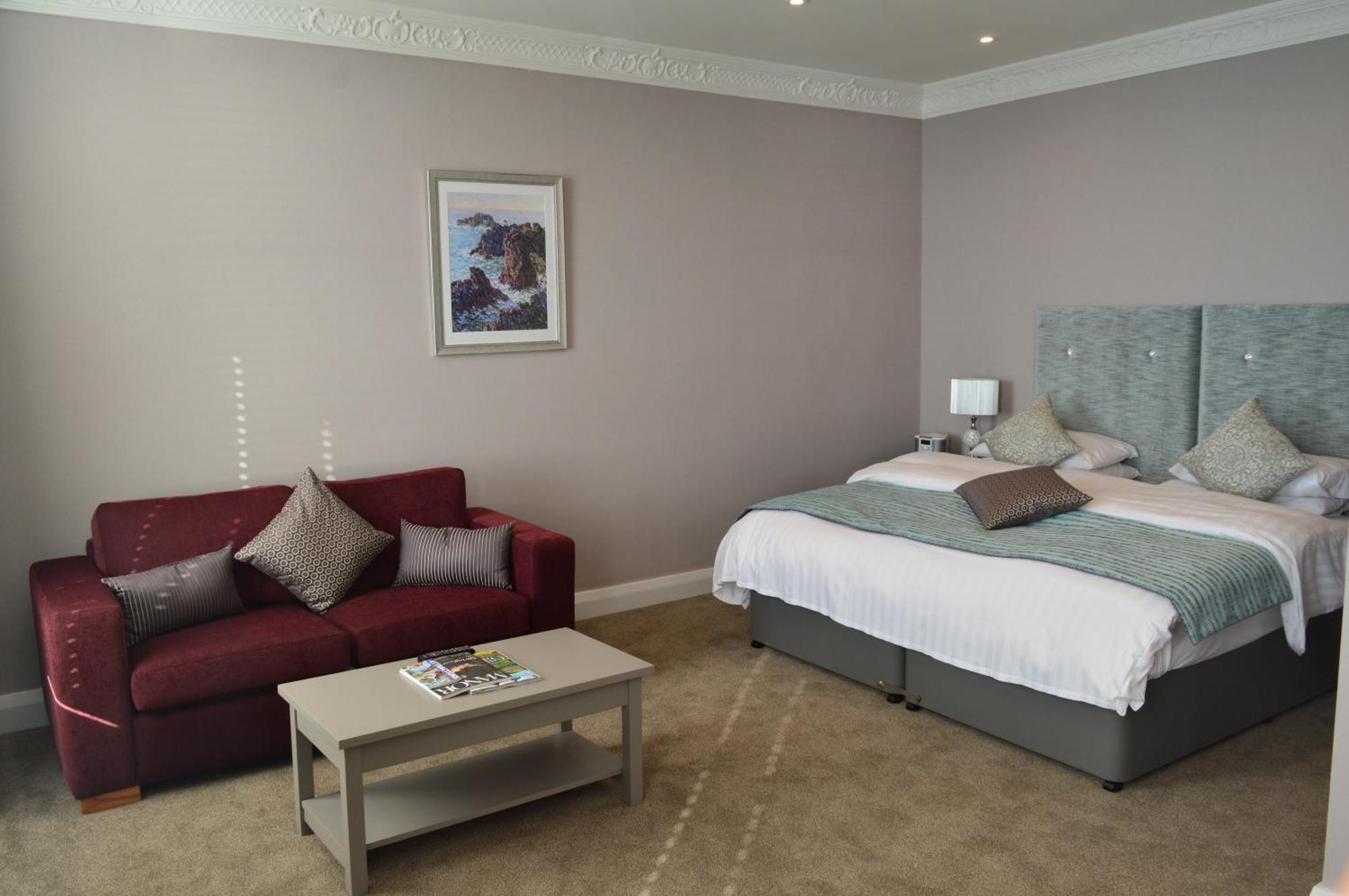 Superior Double or Twin Room,339966880:JPEG