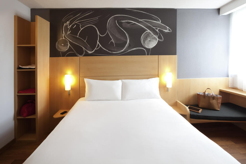 Standard Double Room,71005775:JPEG