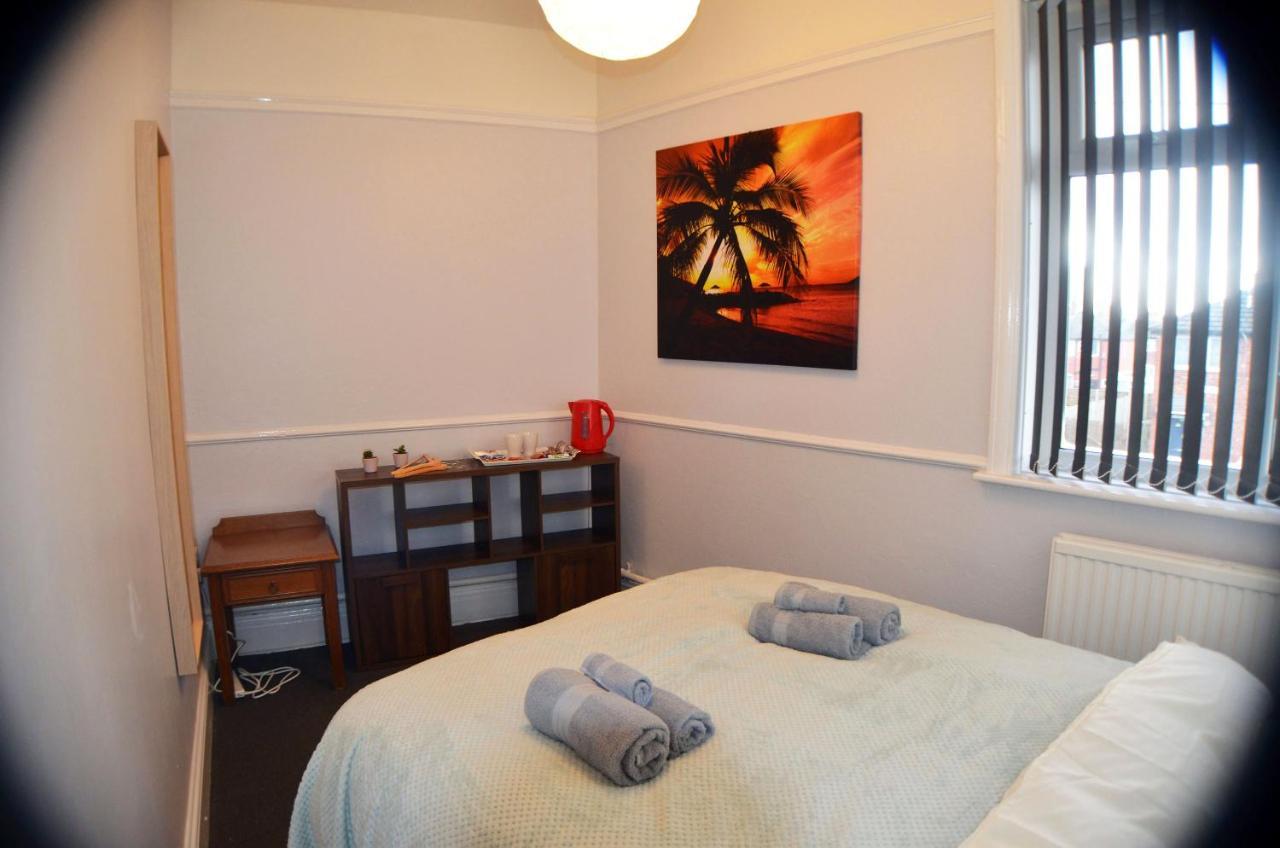 Budget Double Room with Shared Bathroom