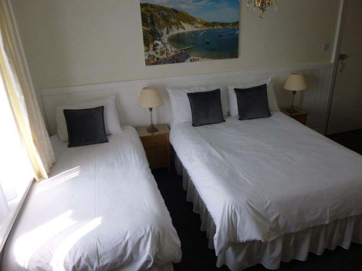 Double or Twin Room with Shower,784287936:JPEG