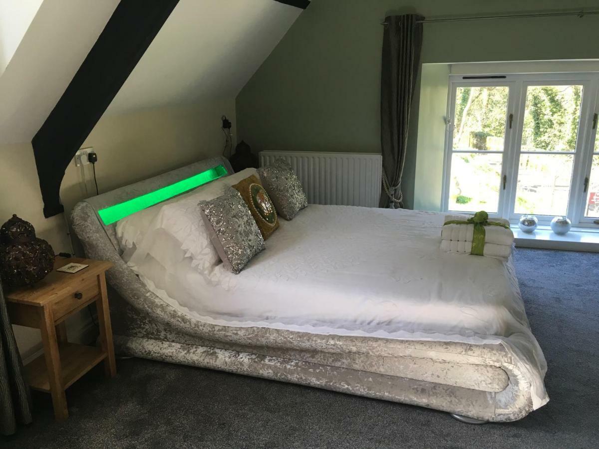 King Room,1742854418:JPEG