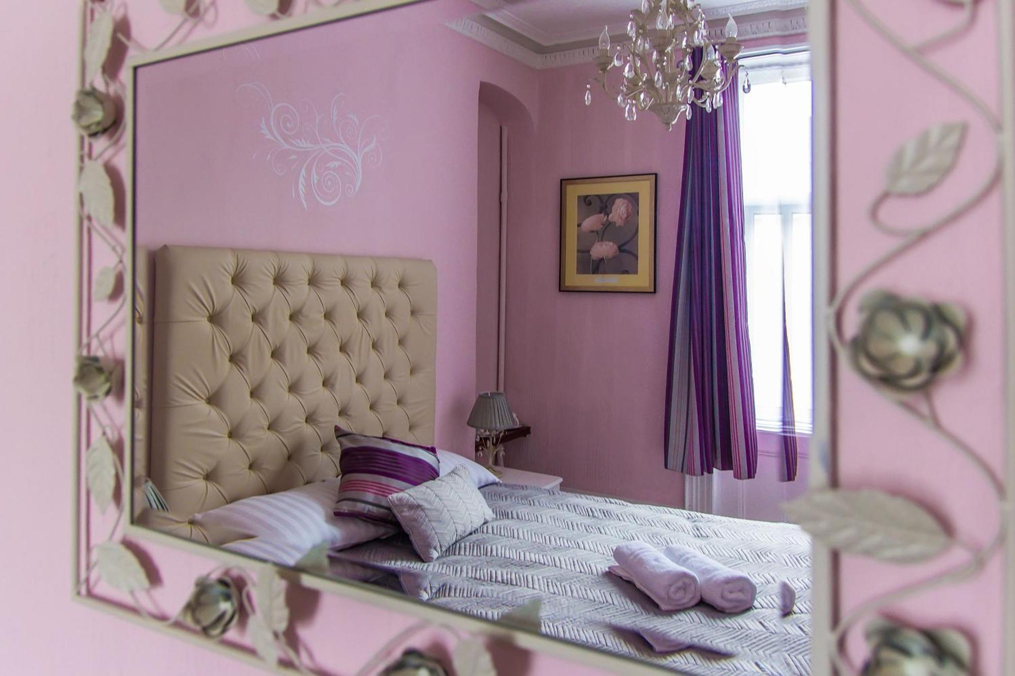 King Room - Blush & Grey