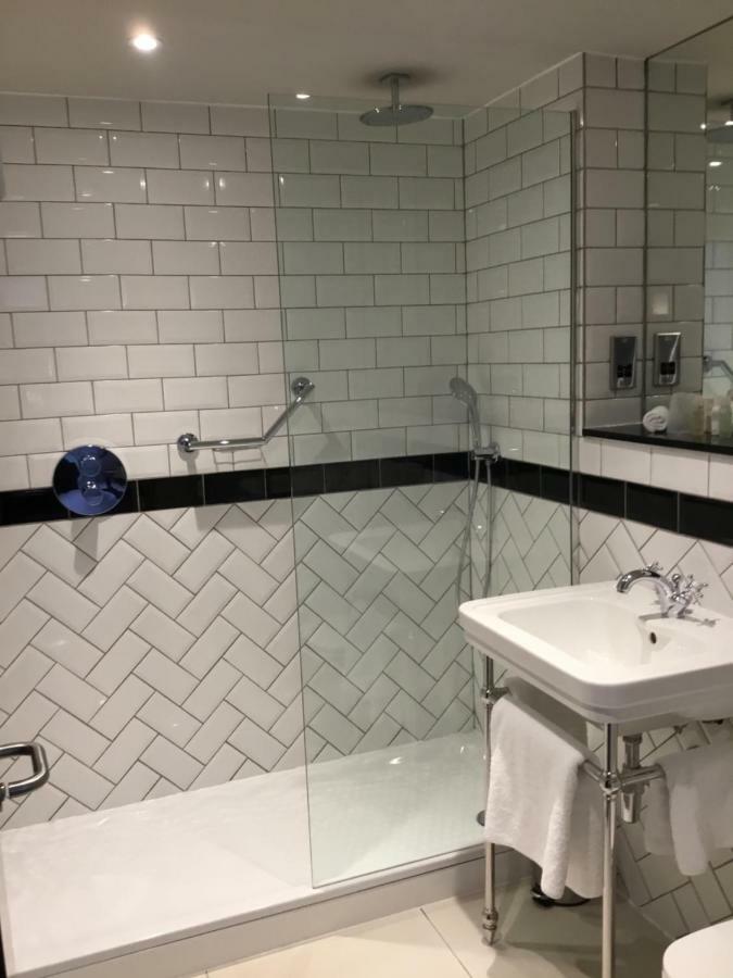 Single Room,945717292:JPEG