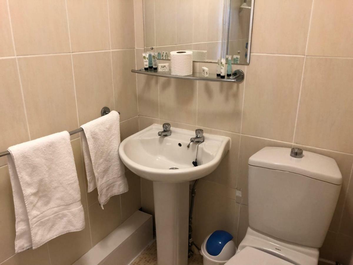 Family Room with Garden View,835931018:JPEG