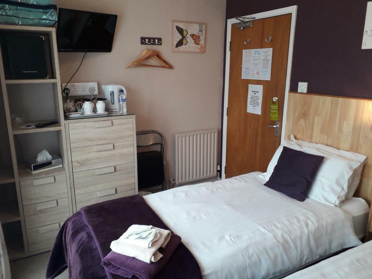 Twin Room,836103956:JPEG