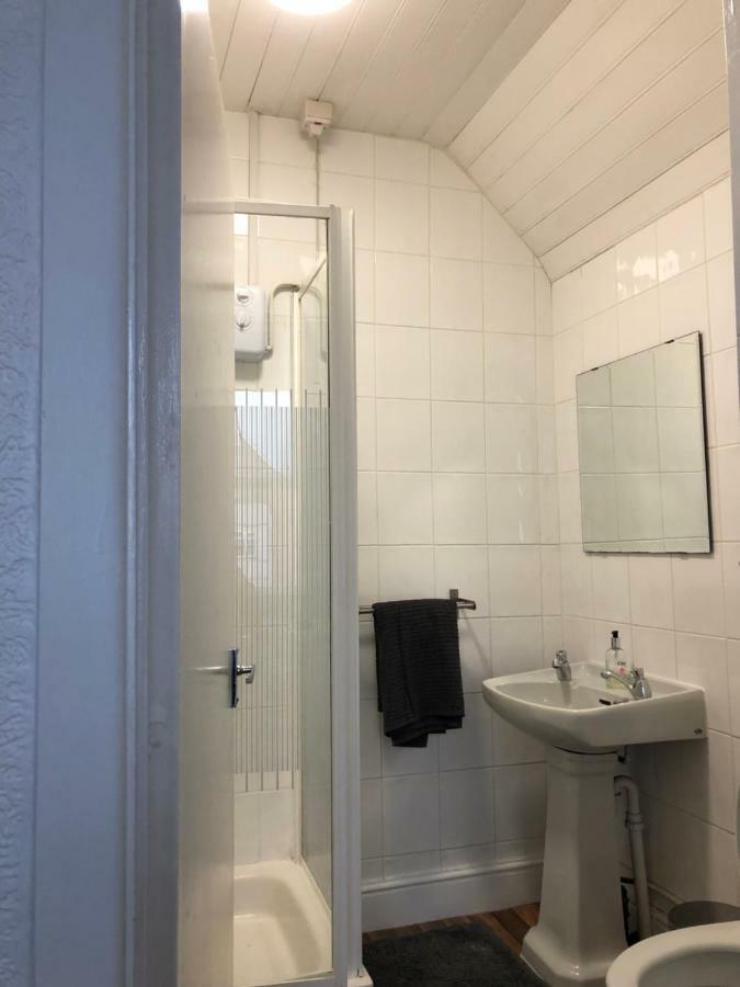 Twin Room with Private Bathroom