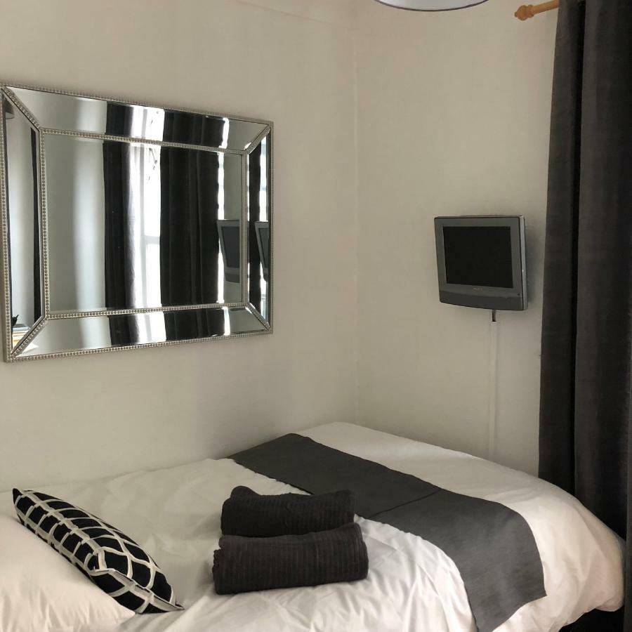 Single Room with Shared Shower and Toilet